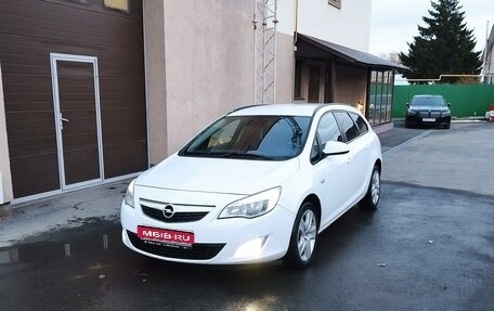 Opel Astra J, 2012 год, 760 000 рублей, 1 фотография