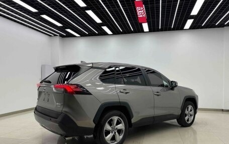 Toyota RAV4, 2022 год, 2 924 999 рублей, 4 фотография