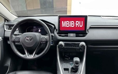 Toyota RAV4, 2022 год, 2 924 999 рублей, 8 фотография