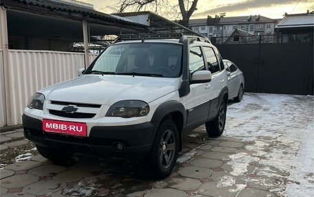 Chevrolet Niva I рестайлинг, 2017 год, 900 000 рублей, 2 фотография