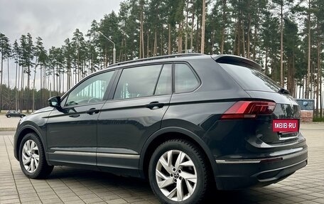 Volkswagen Tiguan II, 2021 год, 2 980 000 рублей, 2 фотография