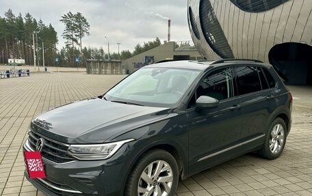 Volkswagen Tiguan II, 2021 год, 2 980 000 рублей, 3 фотография