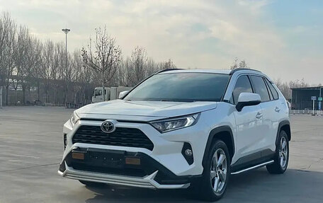 Toyota RAV4, 2022 год, 2 550 000 рублей, 1 фотография