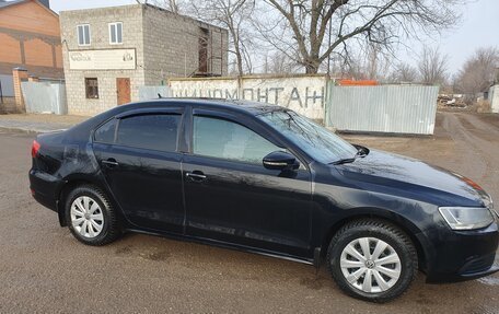 Volkswagen Jetta VI, 2013 год, 999 999 рублей, 3 фотография