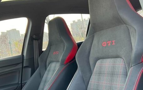 Volkswagen Golf GTI, 2022 год, 2 900 000 рублей, 13 фотография