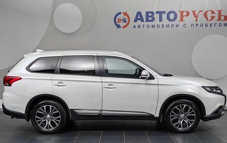 Mitsubishi Outlander III рестайлинг 3, 2018 год, 1 999 000 рублей, 5 фотография