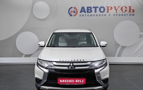 Mitsubishi Outlander III рестайлинг 3, 2018 год, 1 999 000 рублей, 3 фотография