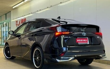 Toyota Prius IV XW50, 2021 год, 1 690 000 рублей, 5 фотография