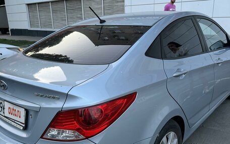 Hyundai Solaris II рестайлинг, 2011 год, 820 000 рублей, 2 фотография