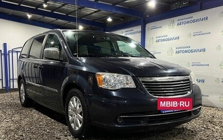 Chrysler Town & Country V рестайлинг, 2013 год, 1 799 000 рублей, 7 фотография