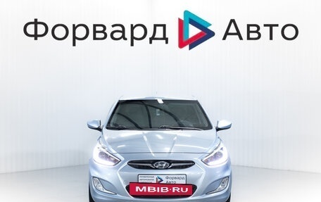 Hyundai Solaris II рестайлинг, 2013 год, 860 000 рублей, 2 фотография