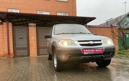 Chevrolet Niva I рестайлинг, 2012 год, 600 000 рублей, 2 фотография