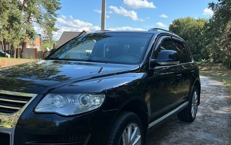 Volkswagen Touareg III, 2007 год, 1 295 000 рублей, 2 фотография