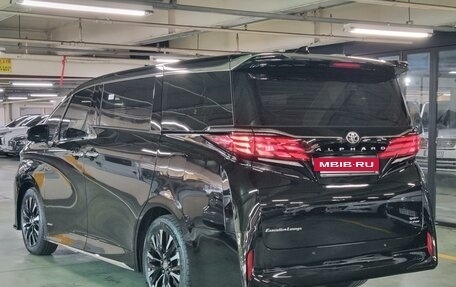 Toyota Alphard, 2024 год, 12 000 000 рублей, 6 фотография