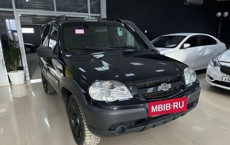 Chevrolet Niva I рестайлинг, 2016 год, 870 000 рублей, 3 фотография