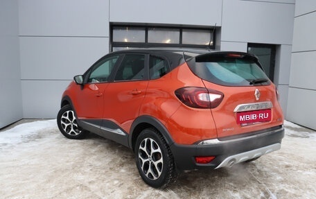 Renault Kaptur I рестайлинг, 2016 год, 1 599 000 рублей, 5 фотография