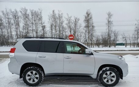 Toyota Land Cruiser Prado 150 рестайлинг 2, 2010 год, 2 700 000 рублей, 4 фотография