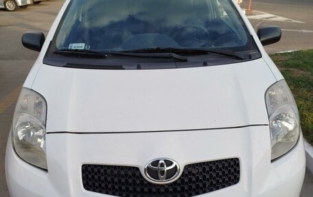 Toyota Yaris III рестайлинг, 2008 год, 800 000 рублей, 1 фотография