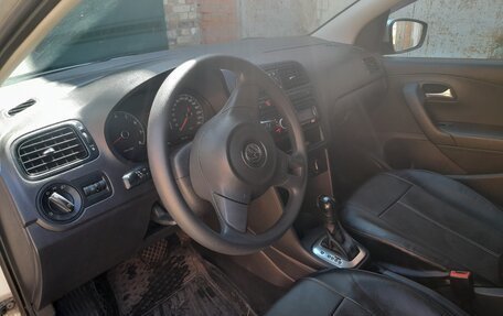 Volkswagen Polo VI (EU Market), 2011 год, 900 000 рублей, 5 фотография