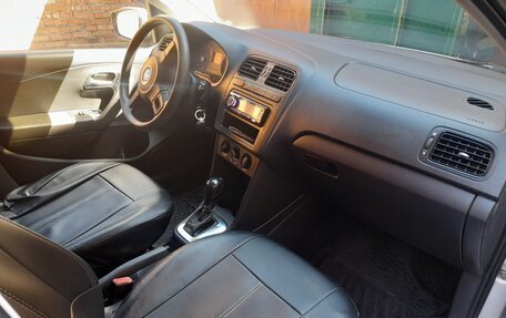 Volkswagen Polo VI (EU Market), 2011 год, 900 000 рублей, 6 фотография