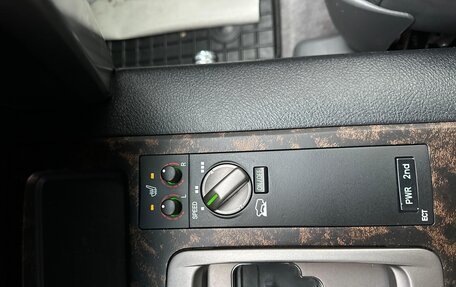 Toyota Land Cruiser 200, 2010 год, 3 860 000 рублей, 9 фотография