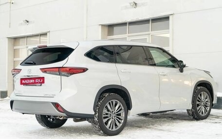 Toyota Highlander, 2024 год, 7 400 000 рублей, 7 фотография