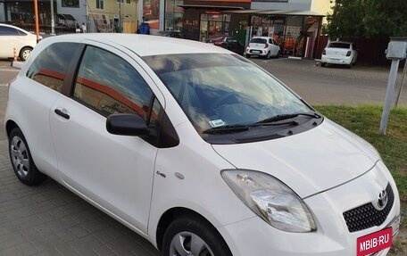 Toyota Yaris III рестайлинг, 2008 год, 800 000 рублей, 6 фотография