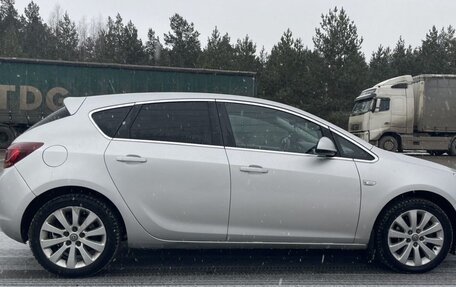 Opel Astra J, 2011 год, 770 000 рублей, 4 фотография