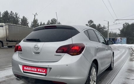 Opel Astra J, 2011 год, 770 000 рублей, 3 фотография