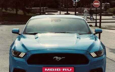 Ford Mustang VI рестайлинг, 2016 год, 2 500 000 рублей, 17 фотография