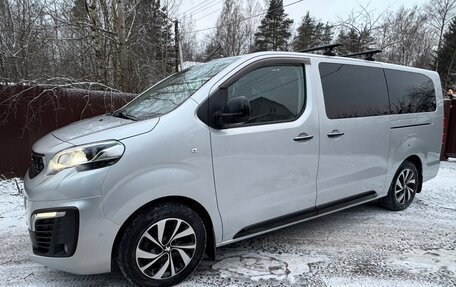 Peugeot Traveller I, 2021 год, 3 500 000 рублей, 3 фотография