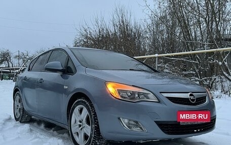 Opel Astra J, 2011 год, 715 000 рублей, 3 фотография