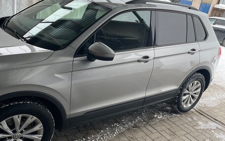 Volkswagen Tiguan II, 2020 год, 3 000 000 рублей, 3 фотография