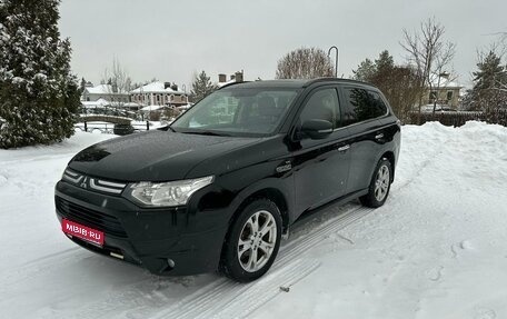 Mitsubishi Outlander III рестайлинг 3, 2013 год, 1 790 000 рублей, 1 фотография