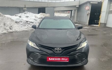 Toyota Camry, 2019 год, 2 380 000 рублей, 1 фотография