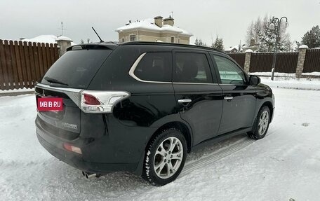 Mitsubishi Outlander III рестайлинг 3, 2013 год, 1 790 000 рублей, 3 фотография