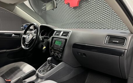 Volkswagen Jetta VI, 2016 год, 1 300 000 рублей, 27 фотография