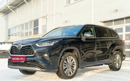 Toyota Highlander, 2024 год, 7 400 000 рублей, 3 фотография