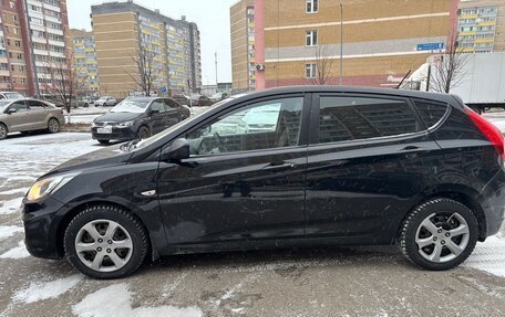 Hyundai Solaris II рестайлинг, 2012 год, 700 000 рублей, 2 фотография