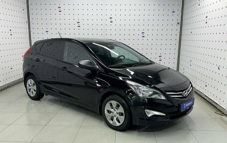 Hyundai Solaris II рестайлинг, 2015 год, 1 100 000 рублей, 2 фотография