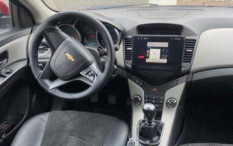 Chevrolet Cruze II, 2011 год, 650 000 рублей, 10 фотография