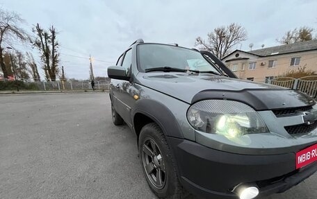 Chevrolet Niva I рестайлинг, 2017 год, 845 000 рублей, 2 фотография