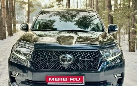 Toyota Land Cruiser Prado 150 рестайлинг 2, 2022 год, 7 500 000 рублей, 6 фотография