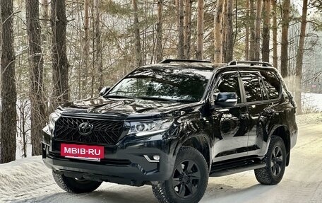 Toyota Land Cruiser Prado 150 рестайлинг 2, 2022 год, 7 500 000 рублей, 4 фотография