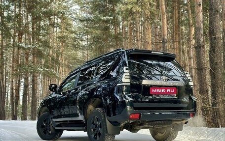 Toyota Land Cruiser Prado 150 рестайлинг 2, 2022 год, 7 500 000 рублей, 9 фотография