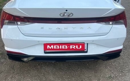 Hyundai Elantra, 2021 год, 2 750 000 рублей, 4 фотография