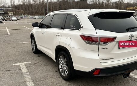 Toyota Highlander III, 2014 год, 3 070 000 рублей, 8 фотография