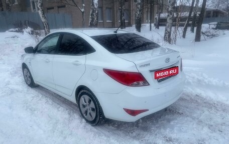 Hyundai Solaris II рестайлинг, 2015 год, 1 300 000 рублей, 4 фотография