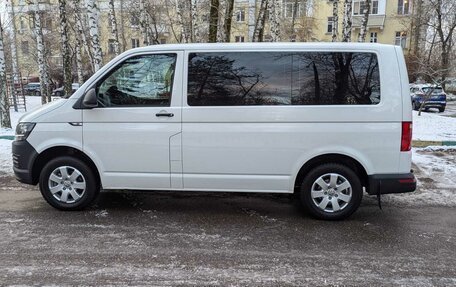 Volkswagen Caravelle T6 рестайлинг, 2015 год, 2 950 000 рублей, 5 фотография