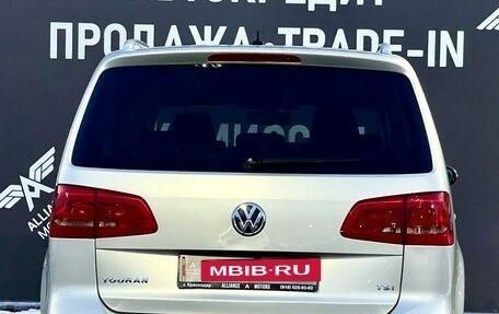 Volkswagen Touran III, 2011 год, 1 240 000 рублей, 6 фотография